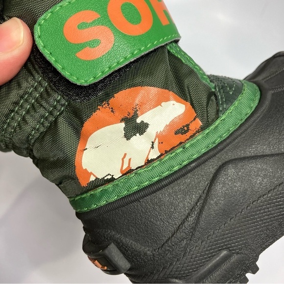 Sorel kids boots winter boots size 5 - Picture 6 of 8